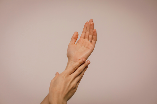 Best Vitamins for Dry Aging Skin: A Comprehensive Guide